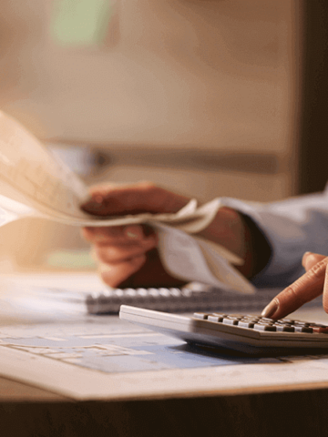 $29 an hour is how much a year before and before taxes